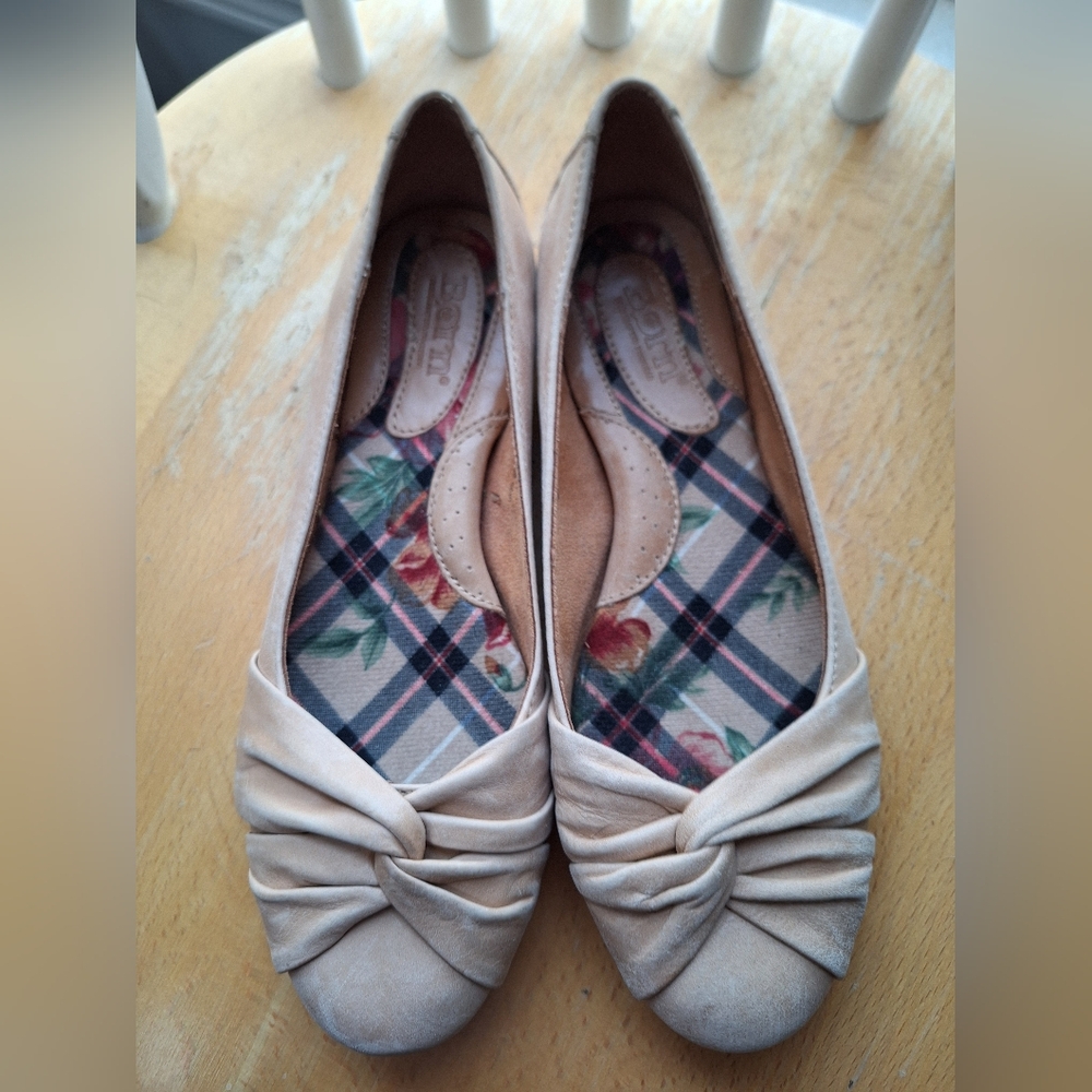 Born Lilly Tan Leather Slip On Ballet Flats Twist Knot Women's Size 6.5M